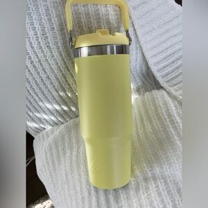 Ozark Trail Lemon Swivel Tumbler NWOT
